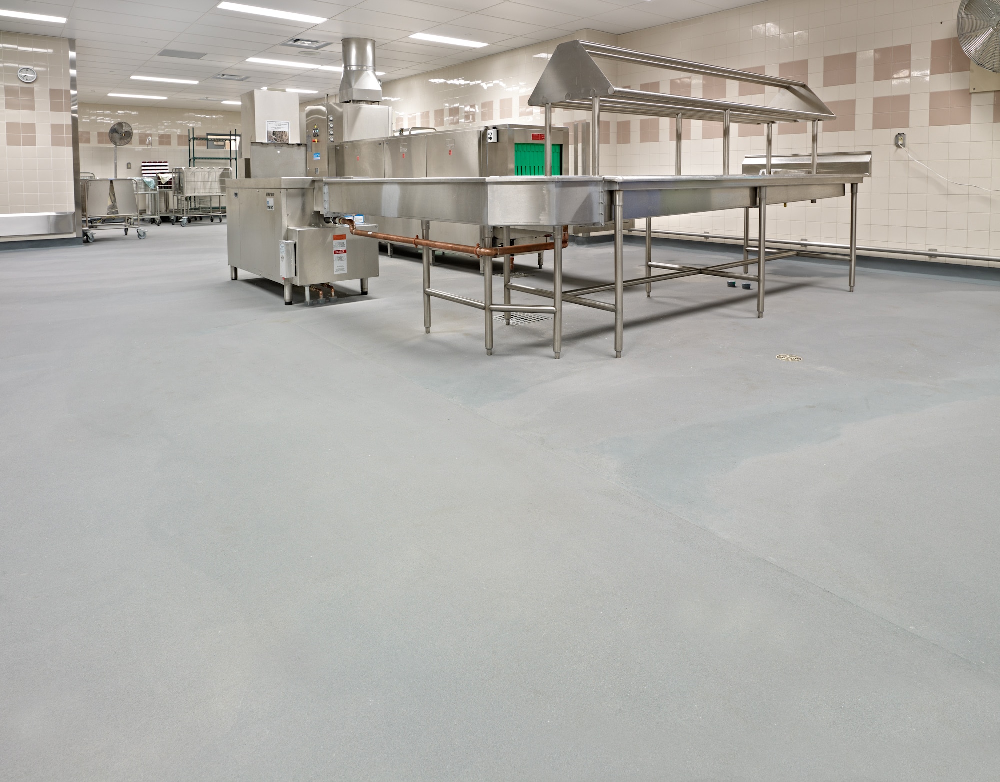 Edmonton Concrete Polyurethane Floor Coatings with a slip resistant finish in a Hospital Dishwash Area